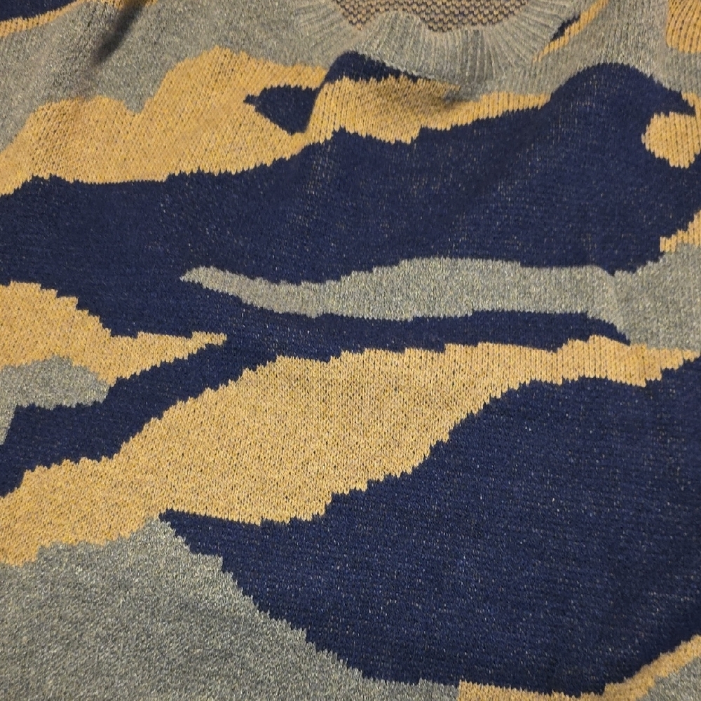 EUC DAVI & DANI Camouflage Pattern Sweater Large - Picture 4 of 6